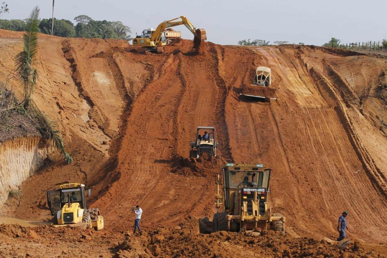 Sofala: Obras de asfaltagem da estrada Tica Búzi retomam após sucessivos