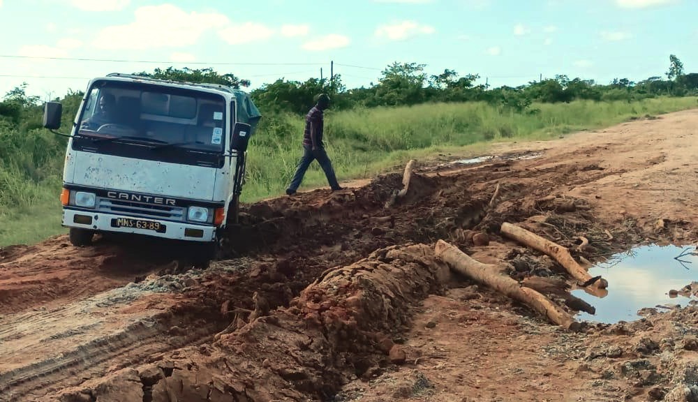 Sofala: Retomaram as obras de asfaltagem da Estrada Tica Búzi