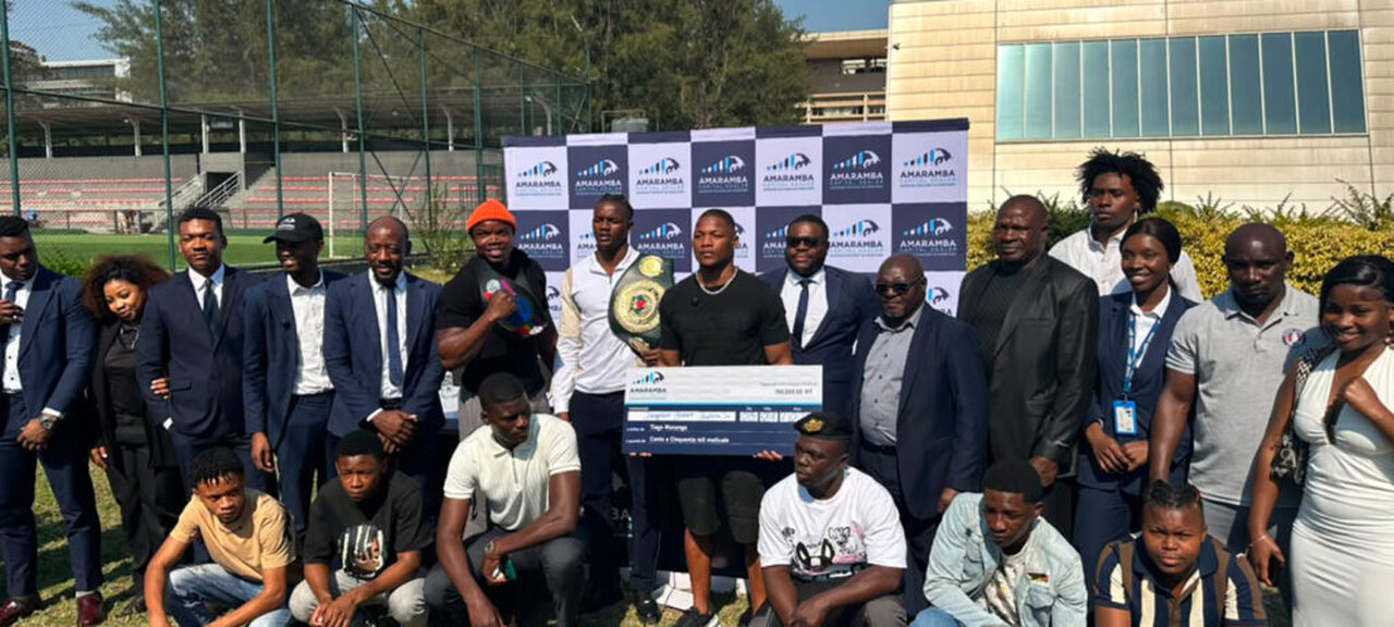 Tiago Muxanga homenageado após várias conquistas no boxe profissional