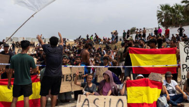 Espanhóis exigem respostas para crise em Ceuta - O País