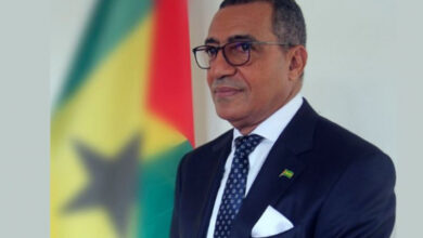 Carlos Vila Nova inicia segundo mandato presidencial em São Tomé e Príncipe - O País
