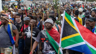 Manifestantes dão prazo a imigrantes sem documentos para deixarem África do Sul - O País
